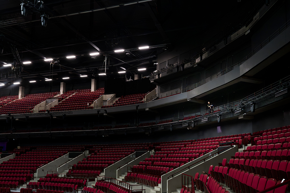 Överblick över en del av arenans alla sittplatser. Foto..