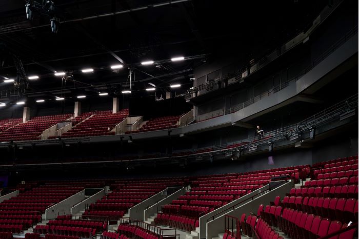 Överblick över en del av arenans alla sittplatser. Foto..