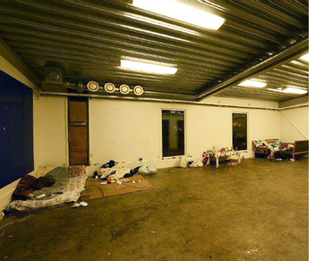 Inuti lokalen där Mirela hölls fången. Foto.